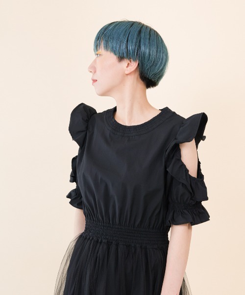 unica（ユニカ）の「カットアウトショルダーチュールワンピース（ワンピース・レディース・ブラック/マスタード/レッド・F）」の7枚目の写真