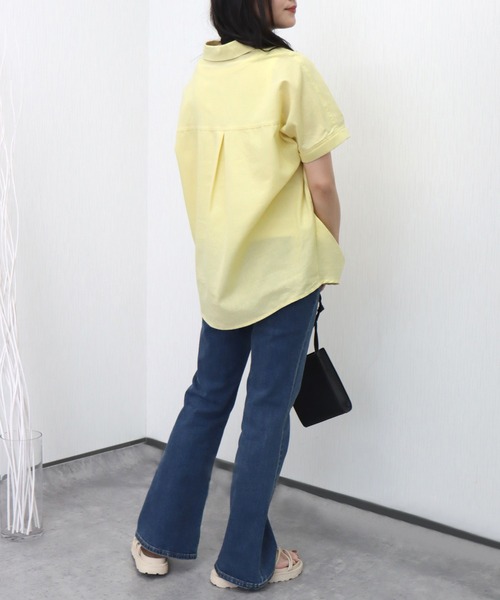 libelle more（リベル モア）の「やわさらリネン〈洗濯機可能・吸水速乾・UVカット〉無地スキッパーシャツ（シャツ/ブラウス・レディース・ベージュ/ネイビー/ラベンダー/オフホワイト/セージグリーン/レモンイエロー・M/L）」の21枚目の写真