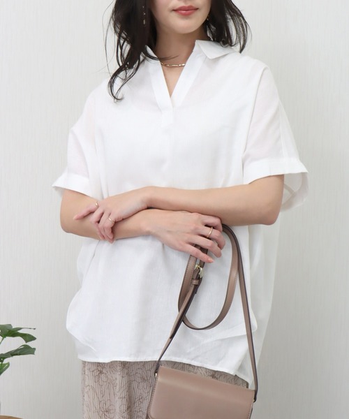 libelle more（リベル モア）の「やわさらリネン〈洗濯機可能・吸水速乾・UVカット〉無地スキッパーシャツ（シャツ/ブラウス・レディース・ベージュ/ネイビー/ラベンダー/オフホワイト/セージグリーン/レモンイエロー・M/L）」の9枚目の写真