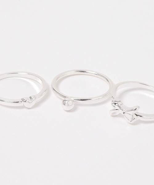 FOREVER 21（フォーエバー トゥエンティーワン）の「リボンSETリング2（リング・レディース・ゴールド/シルバー・FREE）」の3枚目の写真