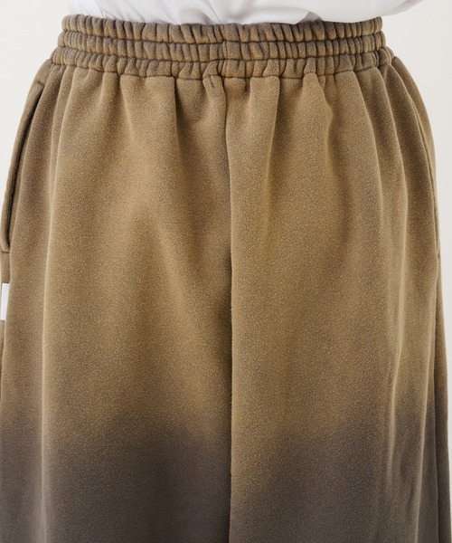 BASICKS（ベイシックス）の「Fade Large Fit Sweat Trouser（スウェットパンツ・メンズ・グレー/ブラック・SMALL/MEDIUM）」の11枚目の写真