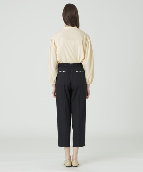 BLUE LABEL CRESTBRIDGE(ブルーレーベルクレストブリッジ)の「サイロクリアスパンツイルスリムパンツ(その他パンツ・レディース・ダークネイビー/ベージュ/イエロー・36/38)」の6枚目の写真