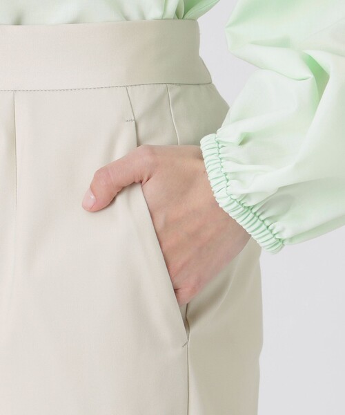 BLUE LABEL CRESTBRIDGE(ブルーレーベルクレストブリッジ)の「サイロクリアスパンツイルスリムパンツ(その他パンツ・レディース・ダークネイビー/ベージュ/イエロー・36/38)」の14枚目の写真