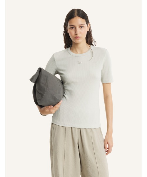 Maison Kitsune(メゾンキツネ)の「BABY FOX RIBBED FITTED TEE-SHIRT(Tシャツ/カットソー・レディース・ネイビー/ライトピンク/アイボリー/ライトグレー・XS/S/M/L/XL)」の1枚目の写真