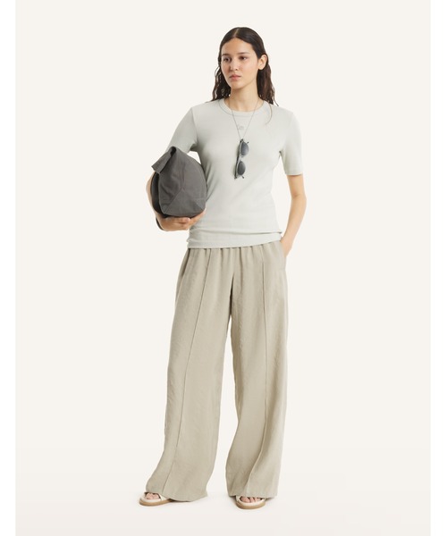 Maison Kitsune(メゾンキツネ)の「BABY FOX RIBBED FITTED TEE-SHIRT(Tシャツ/カットソー・レディース・ネイビー/ライトピンク/アイボリー/ライトグレー・XS/S/M/L/XL)」の8枚目の写真