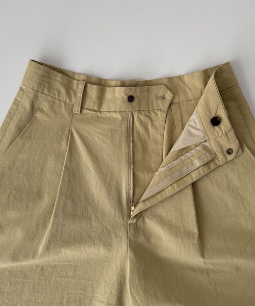 CANAL JEAN（キャナルジーン）の「HARING　コットンチノワイドパンツ（チノパンツ・レディース・ブラック/ベージュ・SMALL/MEDIUM/X-SMALL）」の15枚目の写真