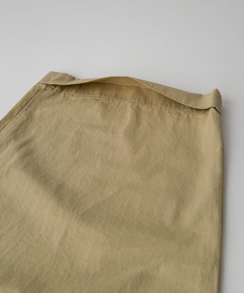 CANAL JEAN（キャナルジーン）の「HARING　コットンチノワイドパンツ（チノパンツ・レディース・ブラック/ベージュ・SMALL/MEDIUM/X-SMALL）」の16枚目の写真