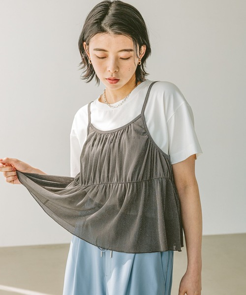 BAYFLOW（ベイフロー）の「[前後で着られる]2WAYラメキャミビスチェ（キャミソール・レディース・グレー/オフホワイト/ライトブルー/ブラック・FREE）」の4枚目の写真