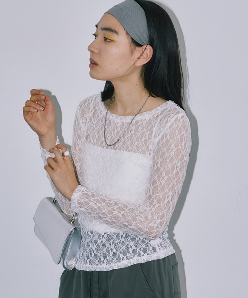 LIENCOEUR(リアンクール)の「ミニフラワーレーストップス(Tシャツ/カットソー・レディース・ホワイト/ブラック・FREE)」の2枚目の写真