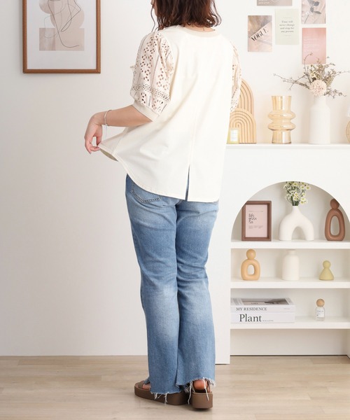 BRODIAEA(ブローディア)の「BRODIAEA 袖レース切り替えバックスリット5分袖カットソー(Tシャツ/カットソー・レディース・ベージュ/ネイビー/オフホワイト・40)」の15枚目の写真