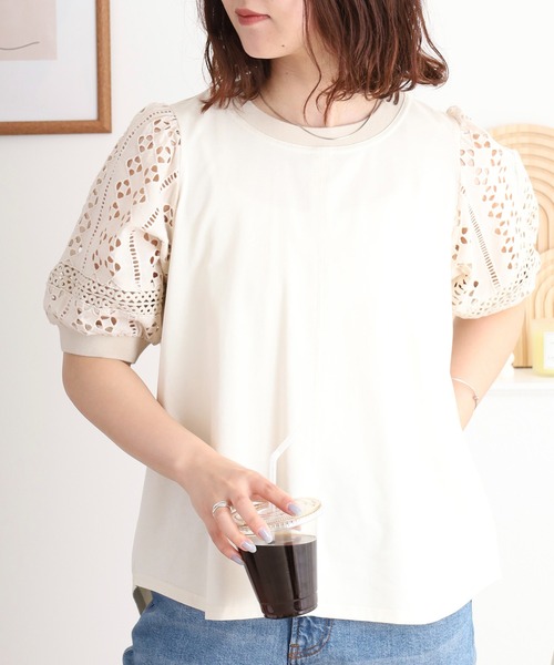 BRODIAEA(ブローディア)の「BRODIAEA 袖レース切り替えバックスリット5分袖カットソー(Tシャツ/カットソー・レディース・ベージュ/ネイビー/オフホワイト・40)」の12枚目の写真