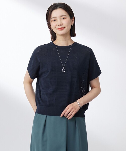 J.PRESS Ladies（J.プレス レディス）の「【洗える】メッシュ パターン ニット（ニット/セーター・レディース・ピンク系3/ネイビー系3/ライトグレー系3/ピーコックグリーン系3・SMALL）」の4枚目の写真