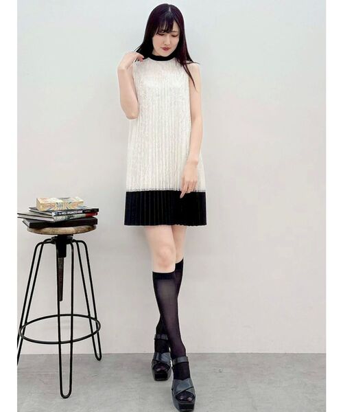 MERCURYDUO（マーキュリーデュオ）の「バイカラーレースプリーツミニワンピース（ワンピース・レディース・ミント/ブラック/オフホワイト・SMALL/MEDIUM）」の8枚目の写真