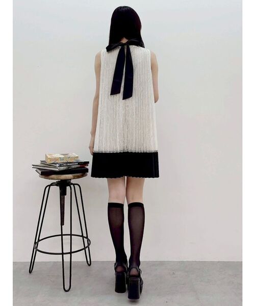 MERCURYDUO（マーキュリーデュオ）の「バイカラーレースプリーツミニワンピース（ワンピース・レディース・ミント/ブラック/オフホワイト・SMALL/MEDIUM）」の10枚目の写真