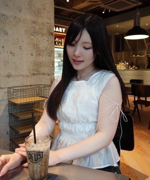 SENEE（セニー）の「shirring blouse（シャーリングブラウス）（シャツ/ブラウス・レディース・グレー/ホワイト・FREE）」の16枚目の写真