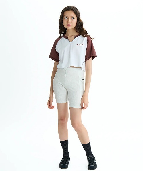 RVCA（ルーカ）の「RVCA レディース TAOS CROPPED RAGLAN ST Tシャツ 【2025年夏モデル】/ルーカラグランスリーブクロップド丈半袖Tシャツ（Tシャツ/カットソー・レディース・グレー/ブラウン系その他/ホワイト・SMALL/MEDIUM/LARGE）」の9枚目の写真