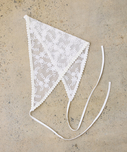 CIAOPANIC TYPY（チャオパニックティピー）の「【KIDS】レースバブーシュカ（カチューシャ・キッズ・ホワイト/ブラック・ONE SIZE）」の4枚目の写真