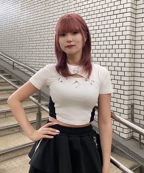 REFLEM メタリックオーバルロゴ切り替えレース切替クロップドTシャツ REFLEM【レフレム】メタリックオーバルロゴ切り替えレース切替