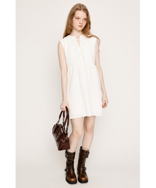 SLY(スライ)の「FLOATING CLOTH RIBBON N/S S/OP フローティング クロス リボン ノースリーブ ショート ワンピース 夏服(ワンピース・レディース・オフホワイト/ブラック・FREE)」の3枚目の写真