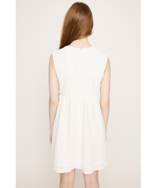 SLY(スライ)の「FLOATING CLOTH RIBBON N/S S/OP フローティング クロス リボン ノースリーブ ショート ワンピース 夏服(ワンピース・レディース・オフホワイト/ブラック・FREE)」の7枚目の写真