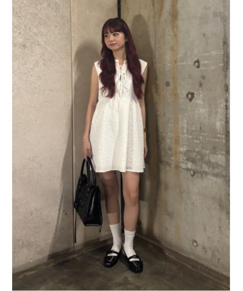 SLY(スライ)の「FLOATING CLOTH RIBBON N/S S/OP フローティング クロス リボン ノースリーブ ショート ワンピース 夏服(ワンピース・レディース・オフホワイト/ブラック・FREE)」の16枚目の写真