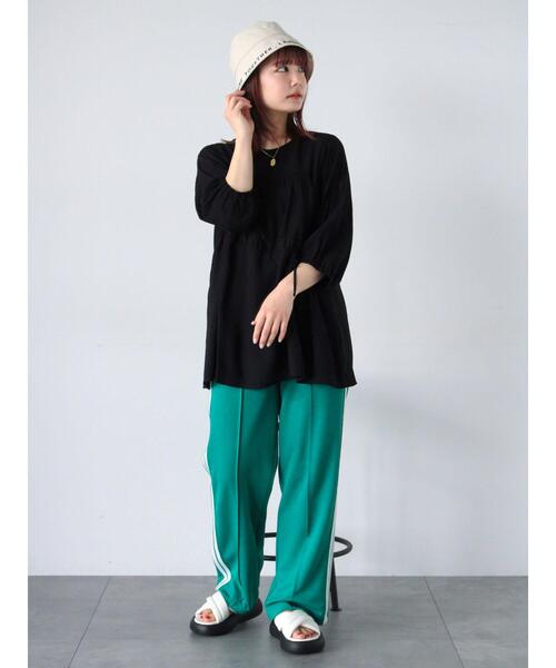 ehka sopo(エヘカソポ)の「クロスボリュームサンダル(サンダル・レディース・オフホワイト/ブラック/ベージュ・M/L)」の8枚目の写真