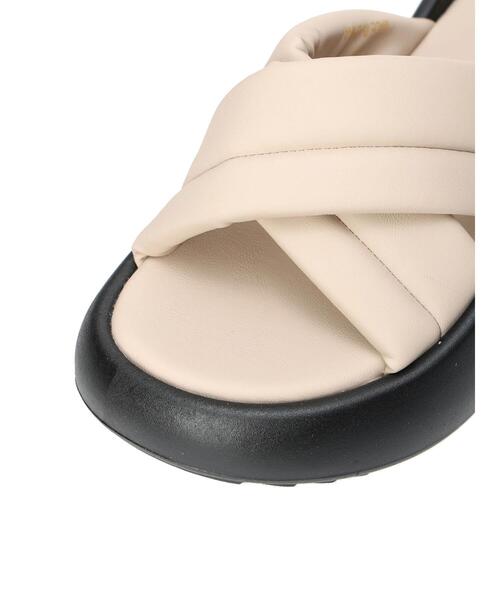 ehka sopo(エヘカソポ)の「クロスボリュームサンダル(サンダル・レディース・オフホワイト/ブラック/ベージュ・M/L)」の18枚目の写真