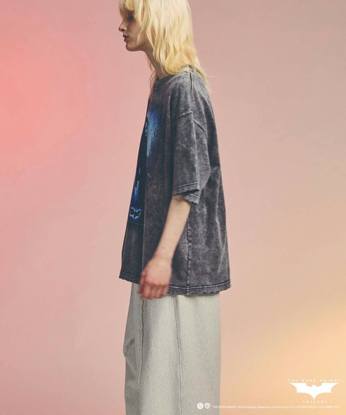 MAISON SPECIAL（メゾンスペシャル）の「《UNISEX》【MOVIE SERIES】「JOKER」Prime-Over Crew Neck T-Shirt/「ジョーカー」プライムオーバークルーネックTシャツ【MAISON SPECIAL/メゾンスペシャル】（Tシャツ/カットソー・メンズ・ブラック/ダークブラック・1/2）」の12枚目の写真