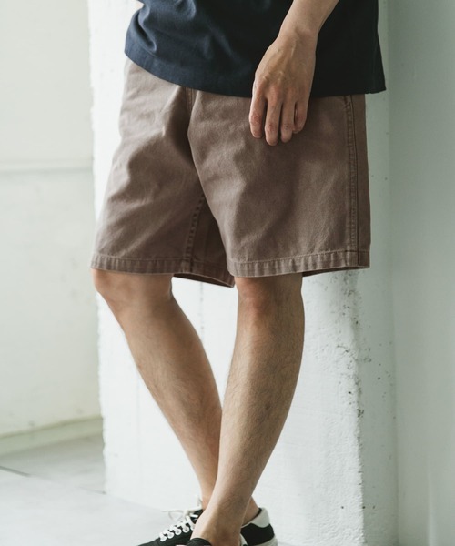 URBAN RESEARCH DOORS(アーバンリサーチドアーズ)の「ガーメントダイダックワイドショーツ(その他パンツ・メンズ・ブラック/ブラウン・MEDIUM/LARGE)」の1枚目の写真