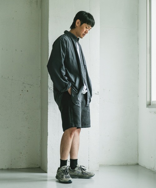 URBAN RESEARCH DOORS(アーバンリサーチドアーズ)の「ガーメントダイダックワイドショーツ(その他パンツ・メンズ・ブラック/ブラウン・MEDIUM/LARGE)」の8枚目の写真