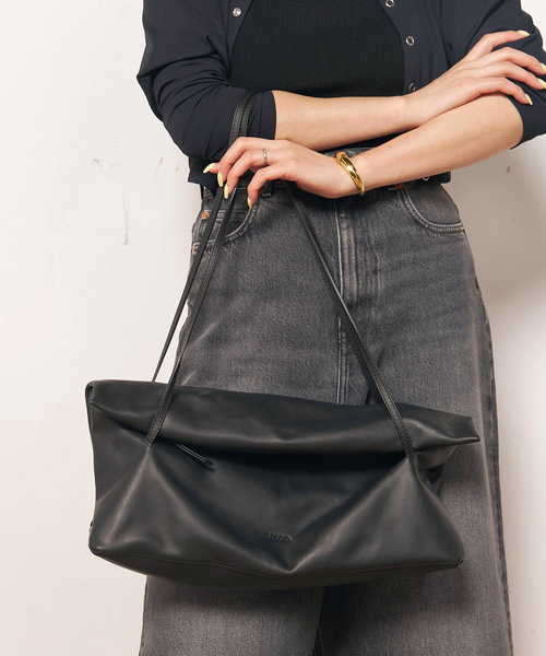 arron（アローン）の「【arron/ アロン】soft leather bag（ハンドバッグ・レディース・キャメル/ブラック・FREE）」の14枚目の写真