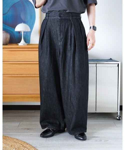 ZOZOMARKET（ゾゾマーケット）の「ZOZOMARKET by idaka-タックコクーンワイドデニム（デニムパンツ・メンズ・ブラック・マルチサイズ）」の2枚目の写真