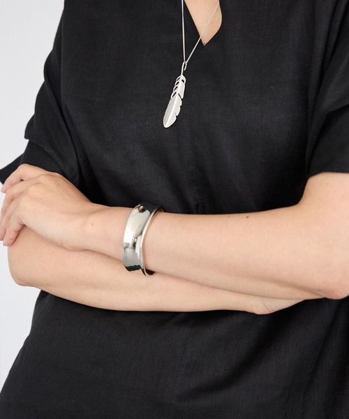 BARNYARDSTORM（バンヤードストーム）の「BARNYARDSTORM / フラットカーブバングル【MADE IN JAPAN】（バングル/リストバンド・レディース・シルバー/ゴールド・FREE）」の5枚目の写真