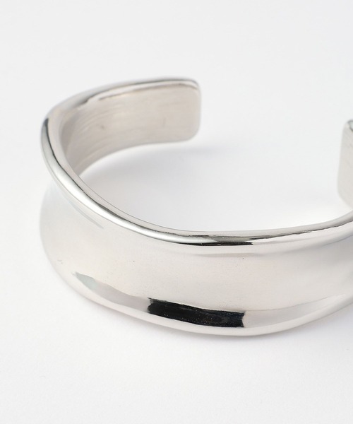BARNYARDSTORM（バンヤードストーム）の「BARNYARDSTORM / フラットカーブバングル【MADE IN JAPAN】（バングル/リストバンド・レディース・シルバー/ゴールド・FREE）」の3枚目の写真