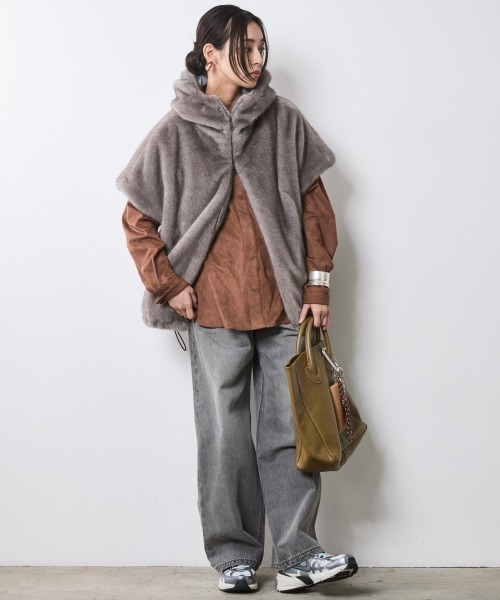 CHIC STYLE（シックスタイル）の「フェイクスエードシャツ＜大きいサイズ有＞シックスタイル（シャツ/ブラウス・レディース・ベージュ/ブラウン・M/L/LL/3L/4L/5L）」の11枚目の写真