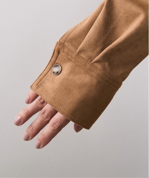 CHIC STYLE（シックスタイル）の「フェイクスエードシャツ＜大きいサイズ有＞シックスタイル（シャツ/ブラウス・レディース・ベージュ/ブラウン・M/L/LL/3L/4L/5L）」の16枚目の写真