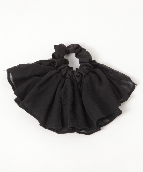 LAKOLE（ラコレ）の「ドットドレープシュシュ / 589761（シュシュ・レディース・ブラック/オフホワイト・FREE）」の2枚目の写真