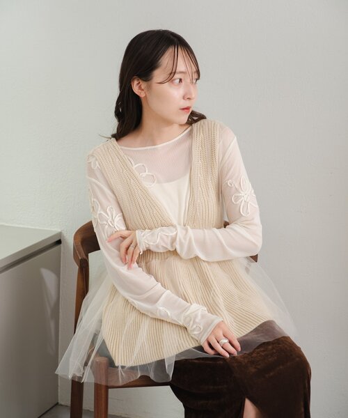 Kastane(カスタネ)の「【ロングセラー】フラワーコード刺繍シアーTOPS(Tシャツ/カットソー・レディース・ブラウン/ブラック/アイボリー・FREE)」の12枚目の写真