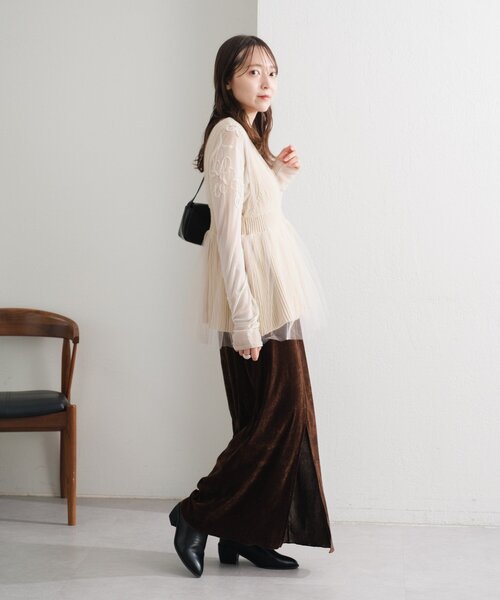 Kastane(カスタネ)の「【ロングセラー】フラワーコード刺繍シアーTOPS(Tシャツ/カットソー・レディース・ブラウン/ブラック/アイボリー・FREE)」の16枚目の写真
