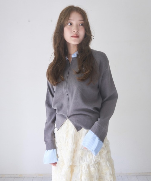 mellowneon（メロウネオン）の「シャツレイヤードライクニット（ニット/セーター・レディース・グレー/オフホワイト・FREE）」の4枚目の写真