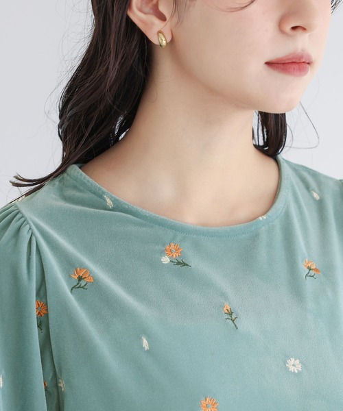 somari imagination（ソマリ イマジネーション）の「花柄刺繍ベロアカットソー（Tシャツ/カットソー・レディース・ブラック・2/1）」の19枚目の写真