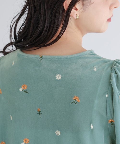 somari imagination（ソマリ イマジネーション）の「花柄刺繍ベロアカットソー（Tシャツ/カットソー・レディース・ブラック・2/1）」の20枚目の写真