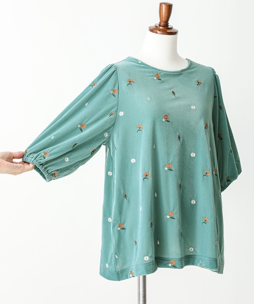 somari imagination（ソマリ イマジネーション）の「花柄刺繍ベロアカットソー（Tシャツ/カットソー・レディース・ブラック・2/1）」の11枚目の写真