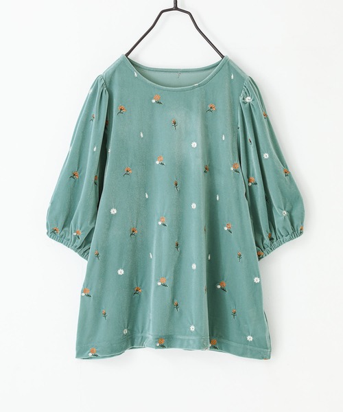 somari imagination（ソマリ イマジネーション）の「花柄刺繍ベロアカットソー（Tシャツ/カットソー・レディース・ブラック・2/1）」の2枚目の写真