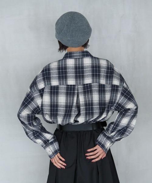 PAGEBOY(ページボーイ)の「【マルチWAY仕様】オンブレチェック2WAYシャツ2(シャツ/ブラウス・レディース・ブラウン/ネイビー/ブラック・FREE)」の15枚目の写真