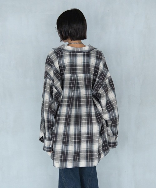 PAGEBOY(ページボーイ)の「【マルチWAY仕様】オンブレチェック2WAYシャツ2(シャツ/ブラウス・レディース・ブラウン/ネイビー/ブラック・FREE)」の22枚目の写真