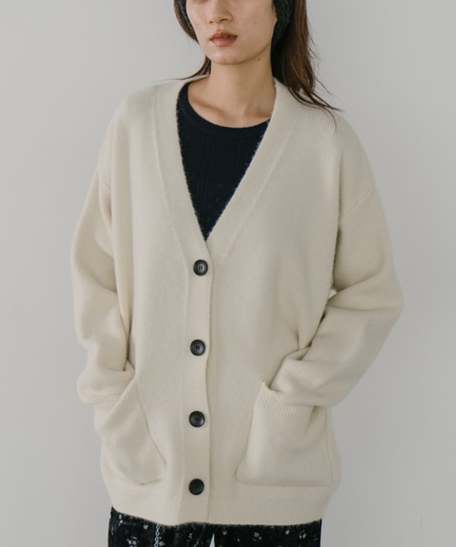 duei（デュイ）の「オーバーサイズニットカーディガン（カーディガン/ボレロ・レディース・ピンク/ネイビー/アイボリー・FREE）」の2枚目の写真