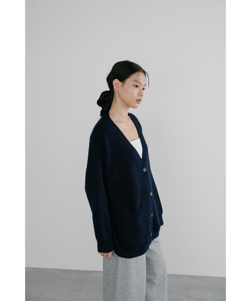 duei（デュイ）の「オーバーサイズニットカーディガン（カーディガン/ボレロ・レディース・ピンク/ネイビー/アイボリー・FREE）」の14枚目の写真