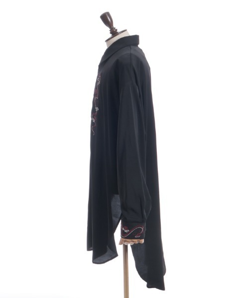 REZEN(リゼン)の「蛇×蓮刺繍ロングシャツ(シャツ/ブラウス・メンズ・ライトグレー/ローズ/レッドパープル・LARGE/MEDIUM)」の12枚目の写真