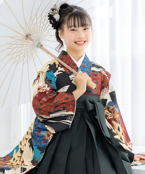 SOUBIEN(ソウビエン)の「【floro by SOUBIEN】ハイジュニア袴4点セット(着物・襦袢・下帯・袴)(着物・キッズ・グリーン系その他/ネイビー×ホワイト/バーガンディー/レッド系その他3/レンガ/ブラック系その他/ネイビー系/クリーム/レッド系その他2/グリーン系その他4/ホワイト×レッド/ピンク系その他/レッド系その他4/ホワイト×グレー/モスグリーン系/ダークネイビー/グリーン系その他2/ホワイト系その他/グリーン系その他3/レッド系その他/ブラック系その他2/インディゴブルー・SS/S/M/L/LL)」の5枚目の写真
